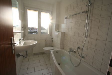 Energetisch modernisiert - offene Küche - schöner Balkon! - Photo 4