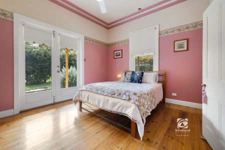 LARGE SHED - FARM LIVING - Photo 5