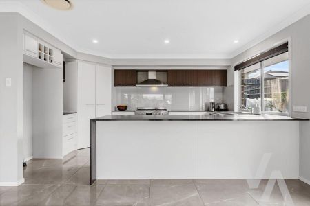 15 Kaiyin Street, Fletcher NSW 2287 - House For Rent | Domain - Photo 5