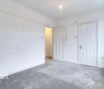 3 bedroom end of terrace house to rent - Photo 3