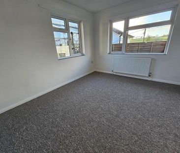 3 bedroom bungalow to rent - Photo 3