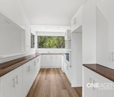 VERSATILE FAMILY LIVING: NEWLY RENOVATED FIVE-BEDROOM HOME WITH SEL... - Photo 4