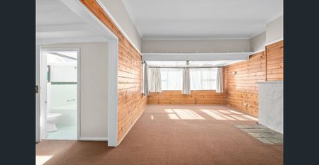 Walk to town - Photo 4