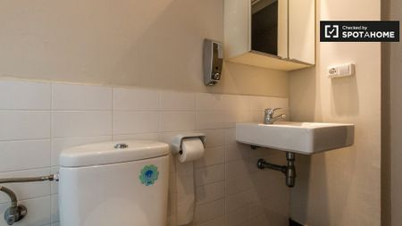 barcelona, Catalonia 08002 - Photo 2