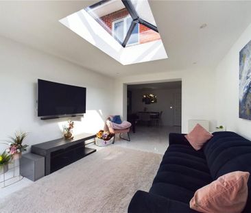 3 bedroom semi-detached house to rent - Photo 2