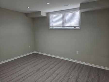 For Lease - 184 Dale Crescent, Bradford West Gwillimbury, Ontario - Photo 3