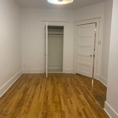 51/2 Montréal Mercier-Anjou métro Cadillac - Photo 4