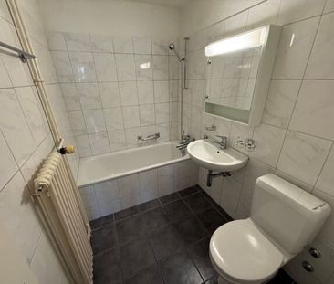 Comfortable 2-room apartment right next to the Niederglatt train st... - Photo 1