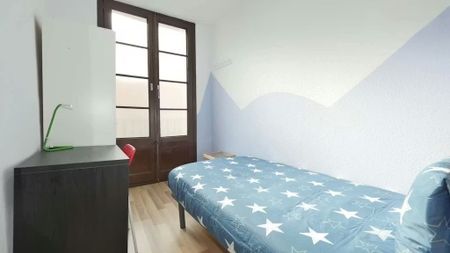 Carrer de Valldonzella, Barcelona, Catalonia 08001 - Photo 2