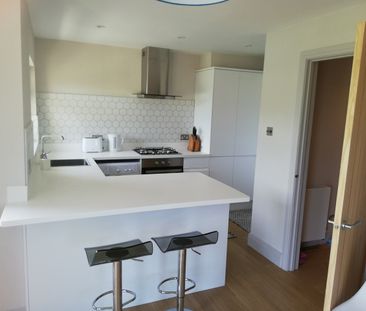 2 Bed Flat, St. Oswalds Court, BS6 - Photo 3