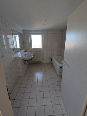 Helle 3-Raum-DG-Wohnung mit Balkon - Foto 1