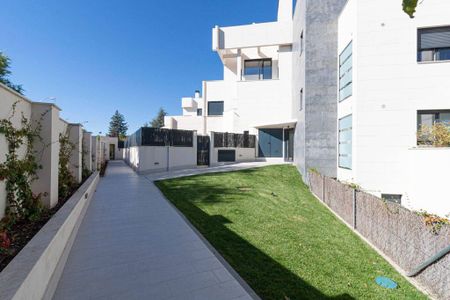 3 room luxury penthouse for rent in Madrid, Spain - Photo 3