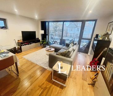 3 bedroom apartment to rent Palmeira Avenue, Hove, East Sussex, BN3 - Photo 2