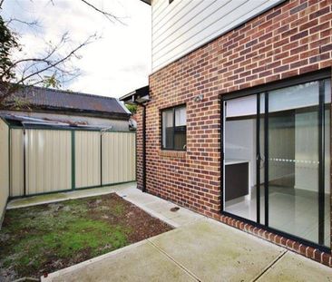 1/4 Everard Street, 3011, Footscray Vic - Photo 2