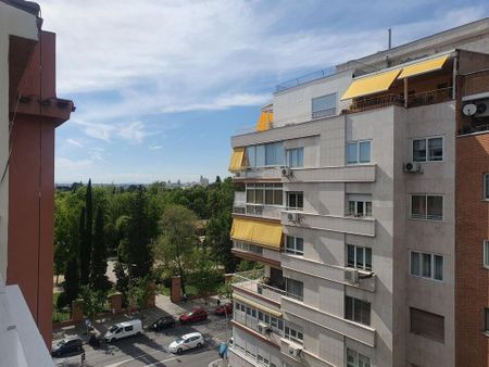 2 bedroom luxury penthouse for rent in Madrid, Autonomous Region of Madrid - Photo 5