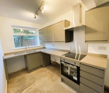 3 bedroom semi-detached house to rent - Photo 4