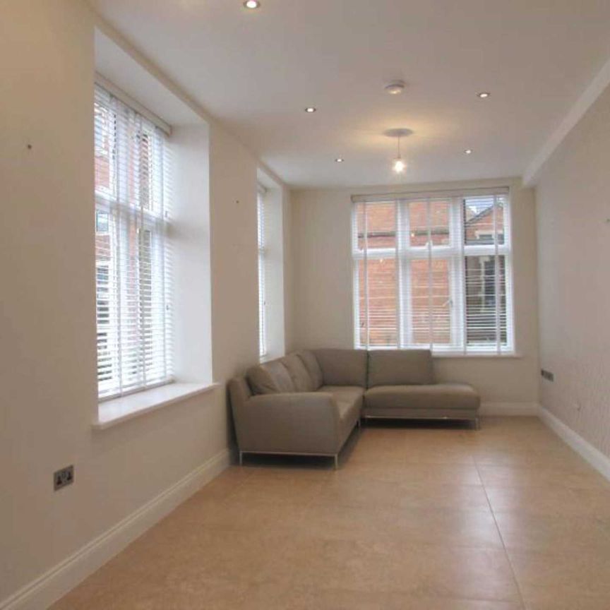 Price £2,300 pcm - Available 08/05/2026 - Unfurnished - Photo 1