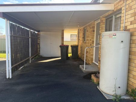 Neat & Tidy Unit in South Tamworth - Photo 2