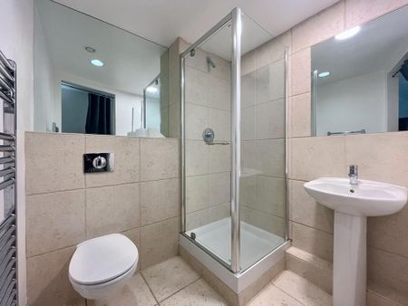 2 bedroom flat to rent - Photo 4