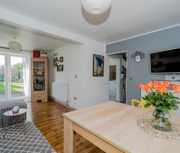 3 bedroom semi-detached house to rent - Photo 5