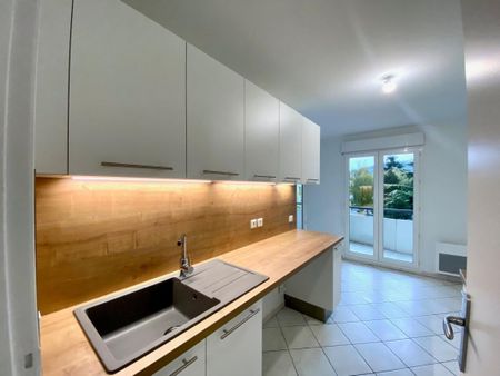 Location Appartement 3 pièces 70m² ANNECY 74000 - Photo 3