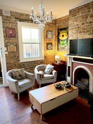 Darlington - Photo 1