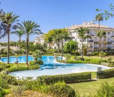 Marbella - Photo 2