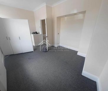 2 bedroom end of terrace house to rent - Photo 2