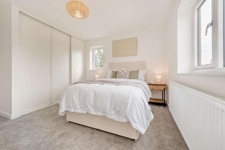 3 bedroom semi-detached house to rent - Photo 4