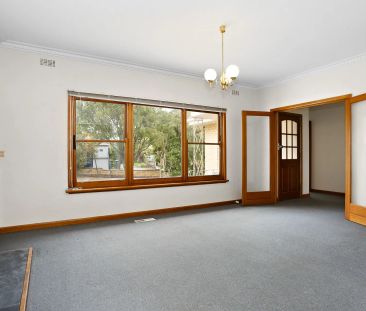 26 Heathfield Rise, Box Hill North. - Photo 3