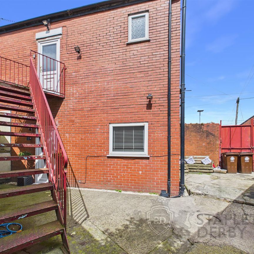 1 Bedroom Flat for Rent - Photo 1
