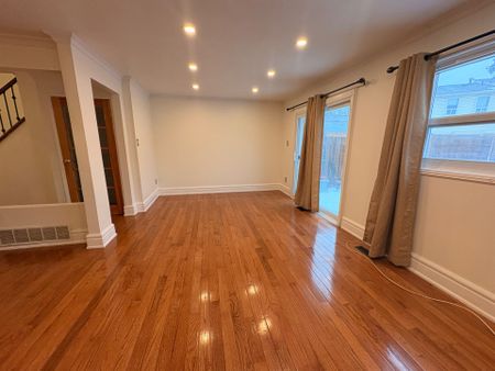 For Lease - 1055 Shawnmarr Road Unit# 27, Mississauga, Ontario - Photo 2