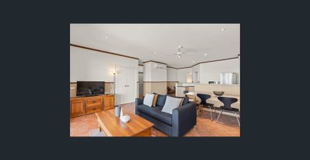 Front Row Fully Furnished Villa on the Waters Edge of Roebuck Bay - Photo 2