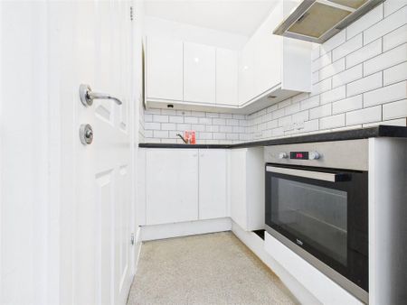 Property to rent - Photo 4