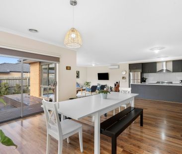 The Ultimate Family Home - Five Bedroom - Three Living - Photo 1