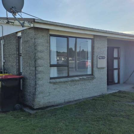 Right in the Centre of Mataura! - Photo 3