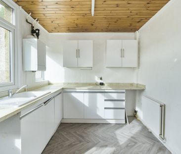 End Of Terrace House to rent - Parkside Avenue, Bexleyheath, DA7 - Photo 4