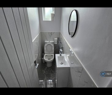 2 bedroom maisonette to rent - Photo 4