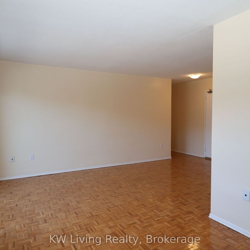 480 Lakeshore Road E #309 - Photo 1