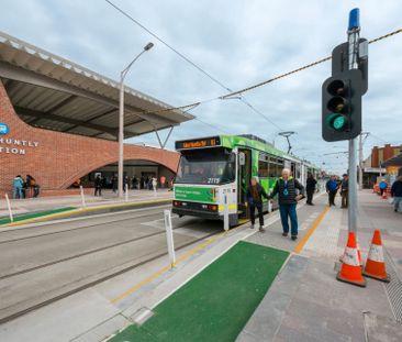 GROUND FLOOR WITH MODERN TOUCH AND WATER INCLUDED - Photo 6