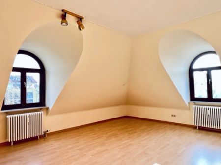 *Dachgeschoss-Wohnung mit Loggia*-Bitte schriftlich Anfragen- - Foto 2