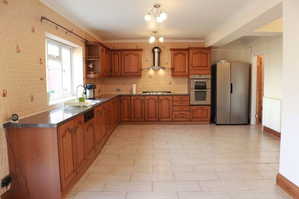 4 Bed Semi-Detached House, Weyman Road, SE3 - Photo 1