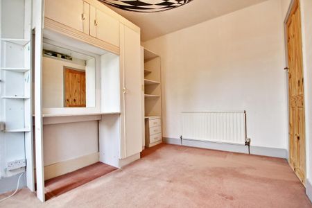 3 bedroom terraced house to rent - Photo 5