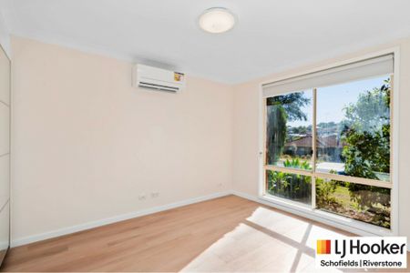 4 Bedroom Home with Swimming Pool! - Photo 2