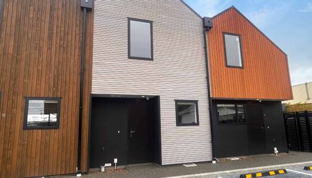 Immaculate townhouse in a quiet Avonside street with allocated carpark! - Photo 5