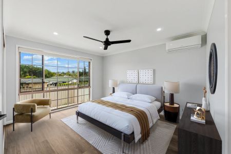 Spacious family home with pool in the heart of Elanora - Photo 5