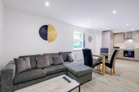 3 bedroom apartment to rent - Photo 2