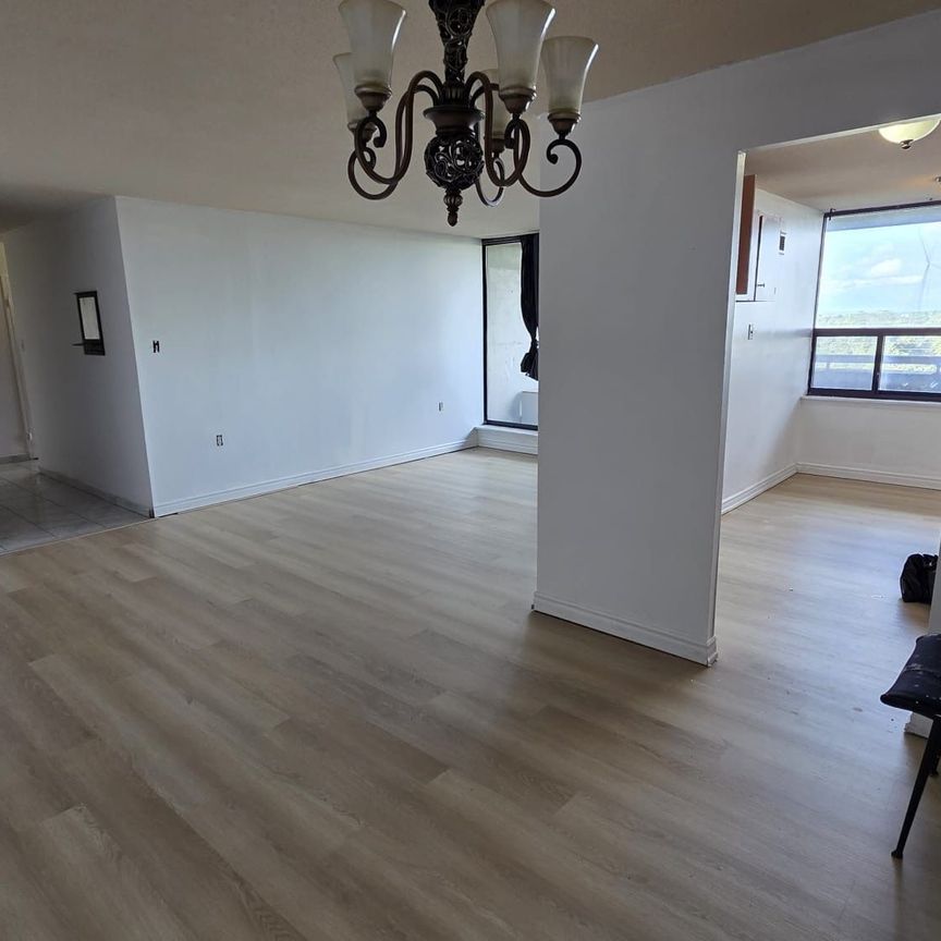 For Lease - 18 KNIGHTSBRIDGE Road Unit# 705, Brampton, Ontario - Photo 1