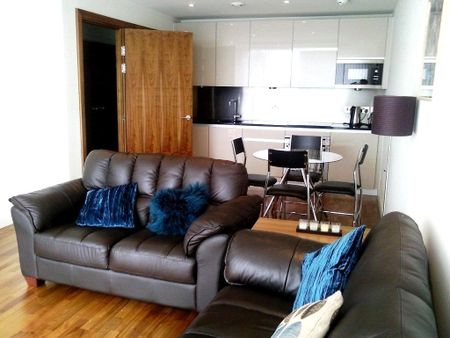 City Lofts, 94 The Quays, Salford, Greater Manchester, M50 3TZ - Photo 2