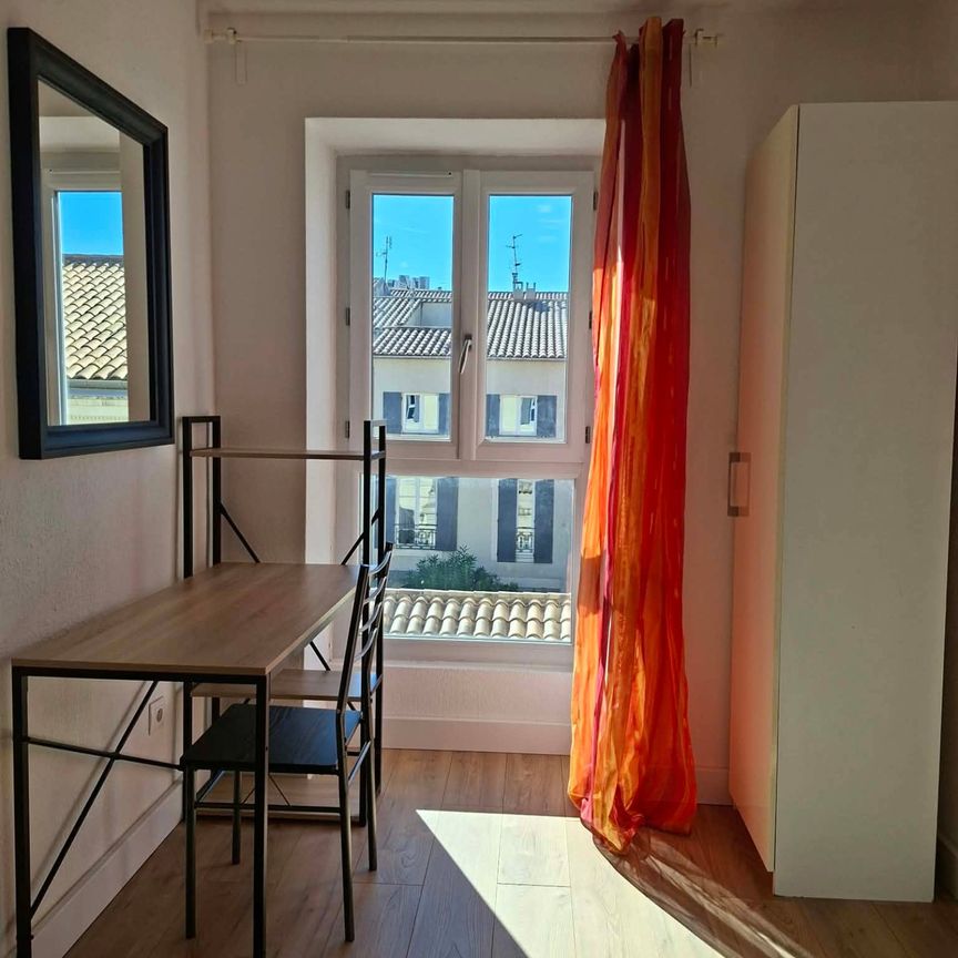 Location - Appartement T2 meublé de 26 m² - Proche de la gare et du Collège d'Alzon - Photo 1